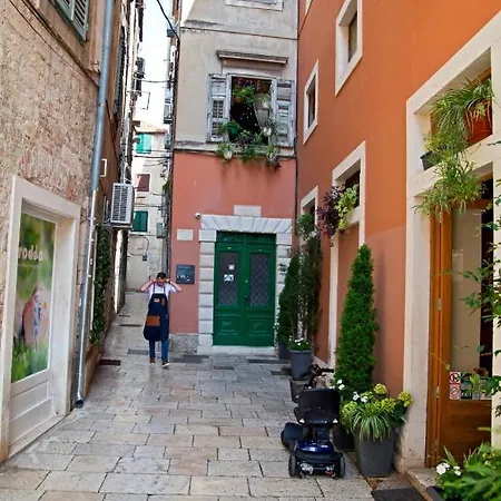 A1 - In The Very Heart Of * Split